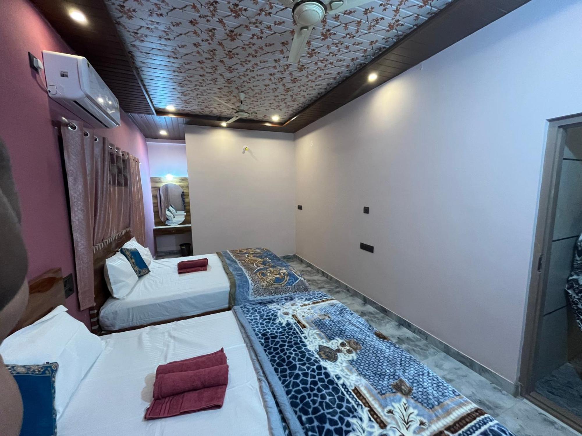 Manoj Homestay ฮัมปี ภายนอก รูปภาพ