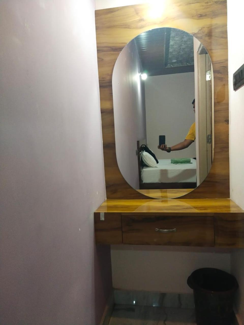 Manoj Homestay ฮัมปี ภายนอก รูปภาพ